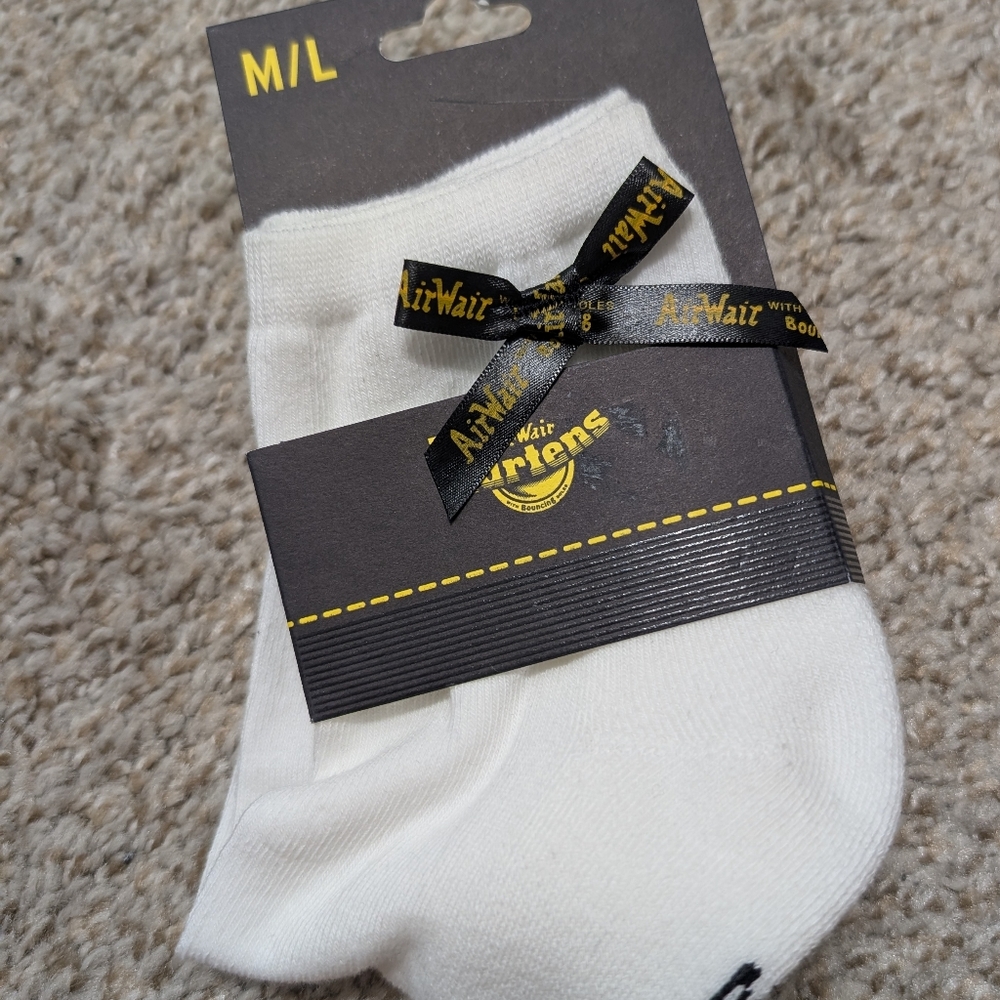🎀 Dr. Martens White Ankle Athletic Socks with Black Logo Detail
